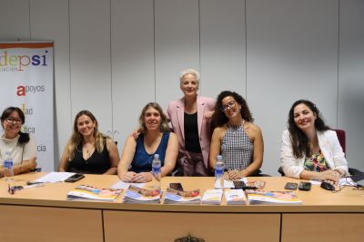 El grupo ADEPSI comparte formación y testimonios con miembros de Fiscalía y de la Judicatura Civil, y Policía Judicial de la provincia de Las Palmas.