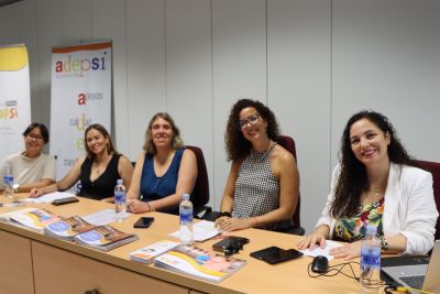 El grupo ADEPSI comparte formación y testimonios con miembros de Fiscalía y de la Judicatura Civil, y Policía Judicial de la provincia de Las Palmas.