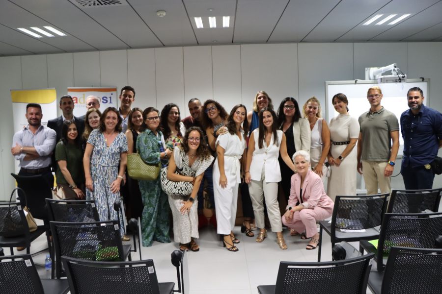 El grupo ADEPSI comparte formación y testimonios con miembros de Fiscalía y de la Judicatura Civil, y Policía Judicial de la provincia de Las Palmas.